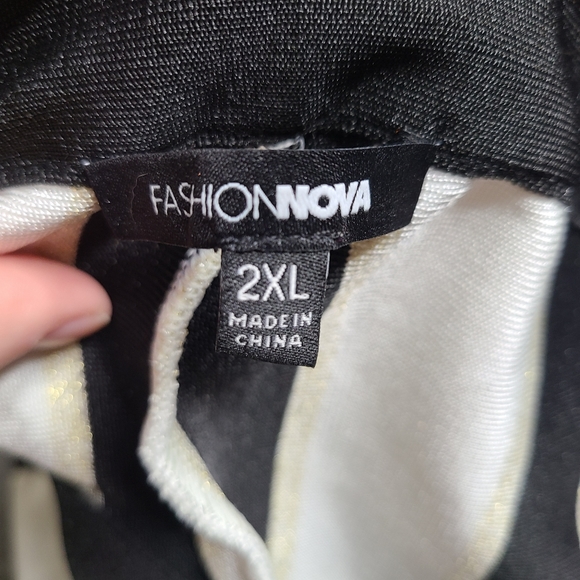 Fashion Nova Opposites Attract Set - sold out online! - Picture 6 of 13